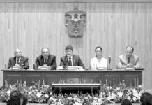 Académicos en torno a Pemex