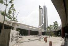 Exilio a la estatua de Colón