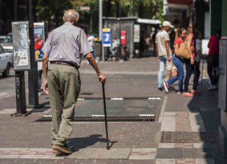 Dispositivo para cuidar a adultos mayores