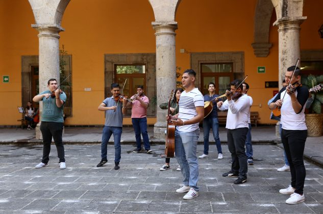 Mariachi Universitario del CUAAD. Fotografía: Adriana González