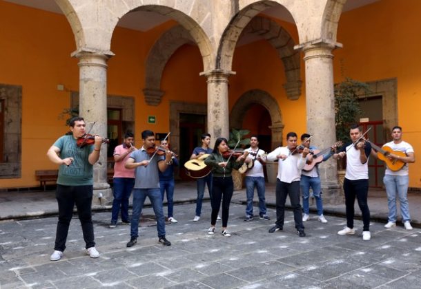 Mariachi Universitario del CUAAD. Fotografía: Adriana González