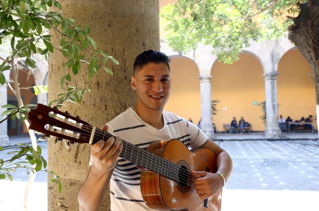 Mariachi Universitario del CUAAD. Fotografía: Adriana González