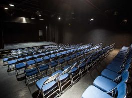 Un Día Mundial del Teatro con butacas vacías