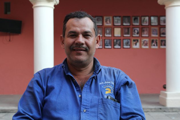 José Méndez García, empleado del Área Natural de la Sierra de Quila, en Tecolotlán. Fotografía: Iván Serrano Jauregui