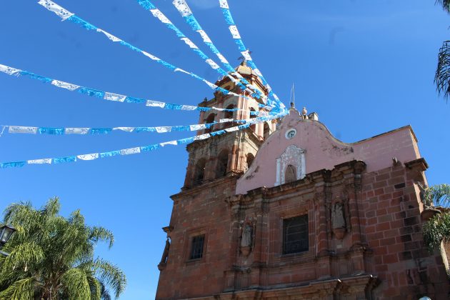 Parroquia de Santiago Apostol, de de Ameca. Fotografía: Iván Serrano Jauregui