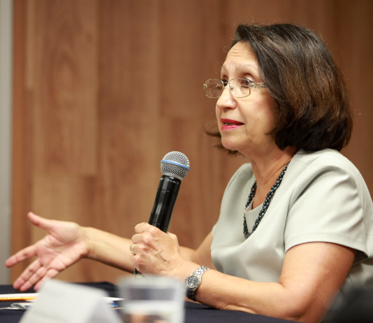 Recibe universitaria Condecoración Orden del Sol Naciente Otoño 2020