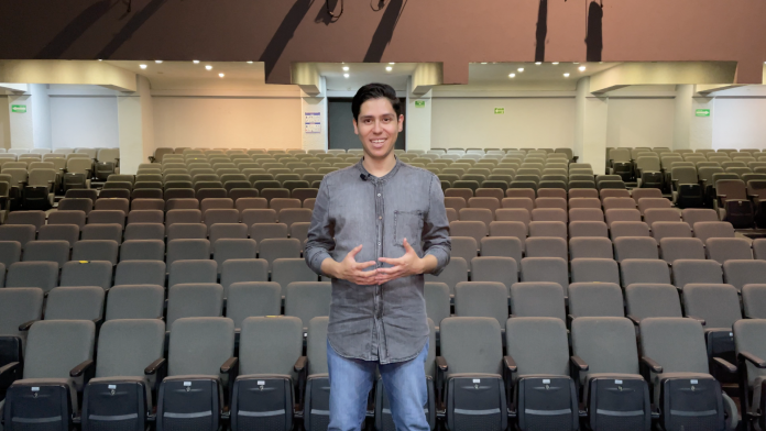 Alan Gutiérrez, egresado del CUAAD, creador de Voy Al Teatro