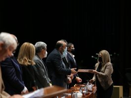 Entregan definitividades a mil 467 académicos del SEMS