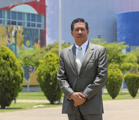 José Guadalupe Salazar Estrada toma protesta como nuevo rector del CUSUR