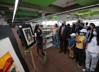 Inauguran exposición “También sabemos reír”