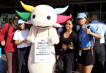 Escuela Politécnica expresa sus demandas afuera de Casa Jalisco