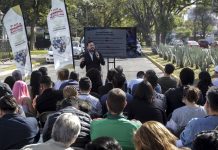 Cambio social va más allá de las redes sociales: Ruvalcaba Gómez