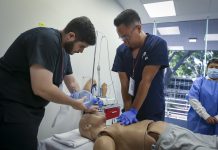 Prepara CUCS salas de simulación clínica