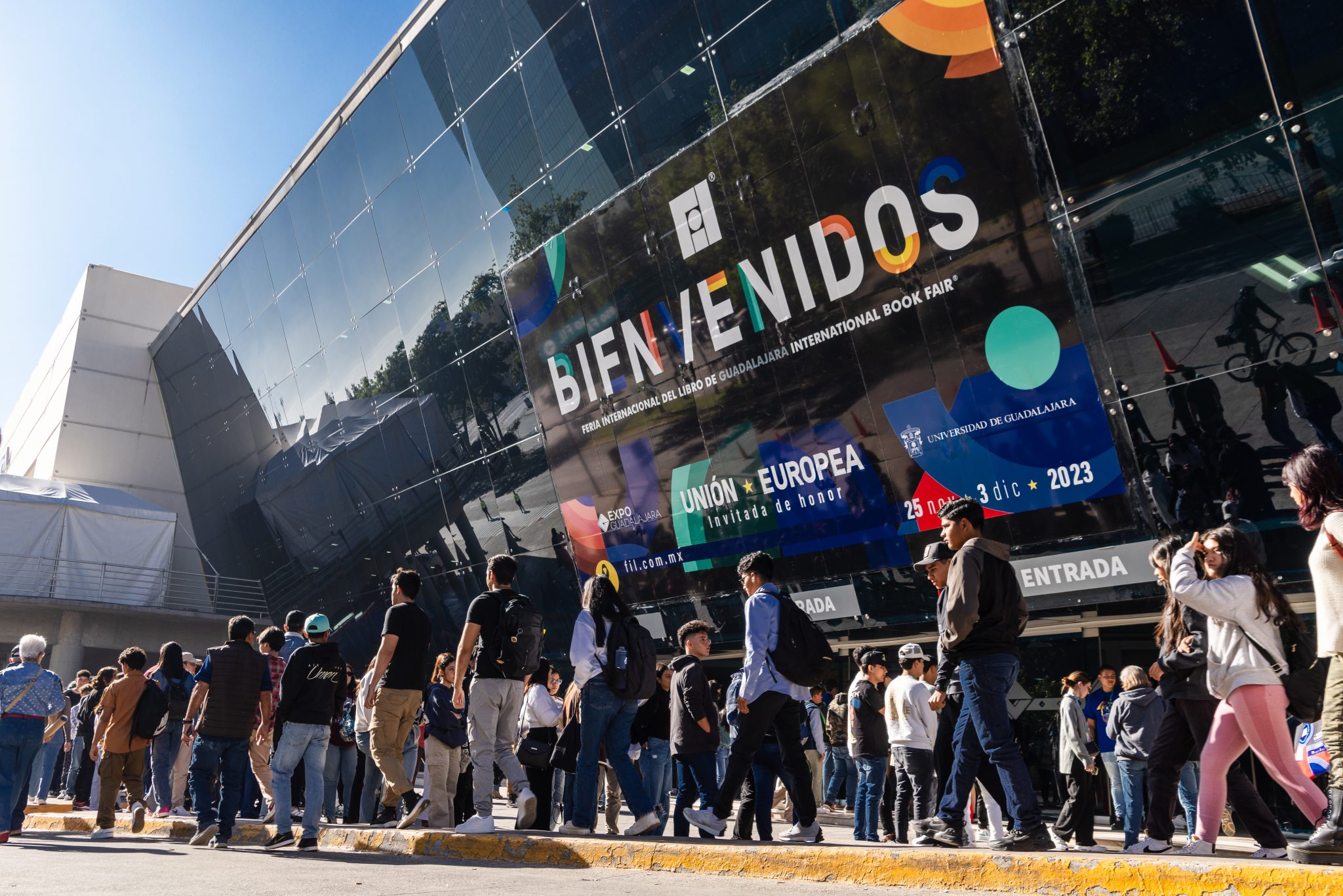 Color, dentro de la 37 Feria Internacional del Libro en Guadalajara. Sábado 25 de Noviembre del 2023, Guadalajara, Jalisco, México. Foto: FIL/Paula Vázquez