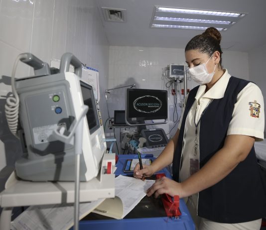 Apuestan por la transformación y humanización de la enfermería con IA