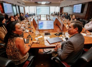 A mejorar comunidades universitarias con tutorías