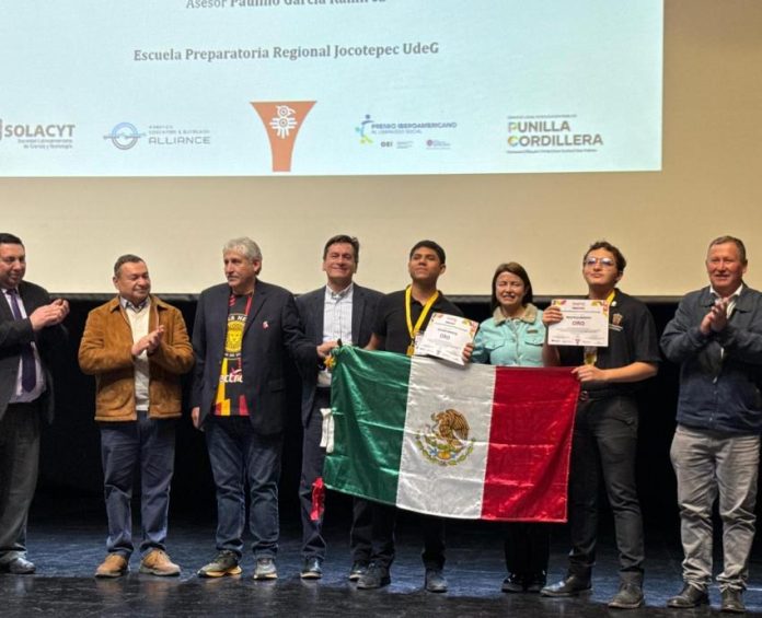 250917_estudiantes-de-jocotepec-obtienen-medalla-de-oro-en-infomatrix-chile-2025_sems