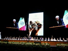 Reconoce UdeG a trabajadores con 35, 40 y 45 años de trayectoria