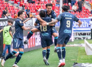 Leones Negros por el primer paso