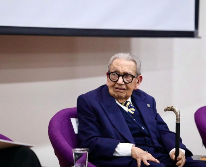 251215_rinden-homenaje-a-adalberto-solis-maestro-emerito-de-la-udeg_ag-6