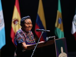 Rigoberta Menchú: la medicina es una misión de felicidad y esperanza