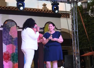 Presea al mérito de la mujer jalisciense fue otorgada a la rectora del CUCSur