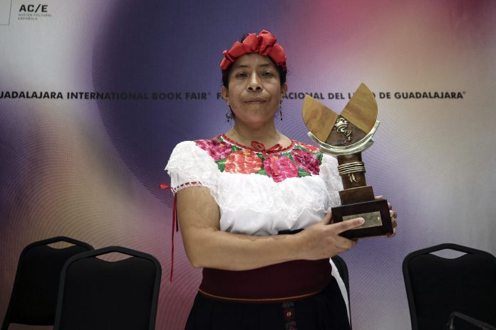 241206_ruperta-bautista-ganadora-del-premio-de-literaturas-indigenas-de-america_ga-2_0_0