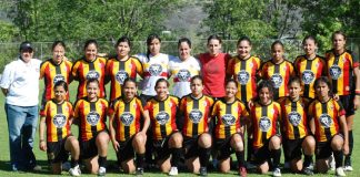 De jugar en tierra a llenar estadios: las Leonas Negras y la historia del futbol femenil en México