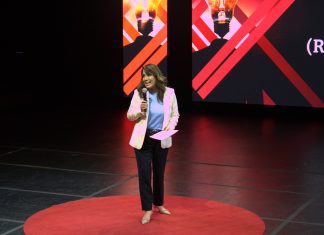 Universitarios reflexionan sobre la actualidad y el futuro en charlas TEDx