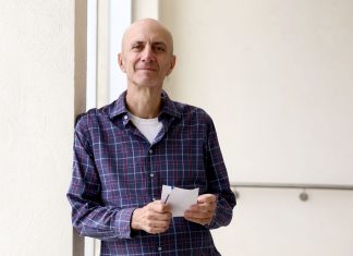 “Ya era hora”: bromea “Jis”, tras ser anunciado como ganador de La Catrina 2026
