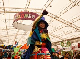 Inicia una fiesta de colores y luz