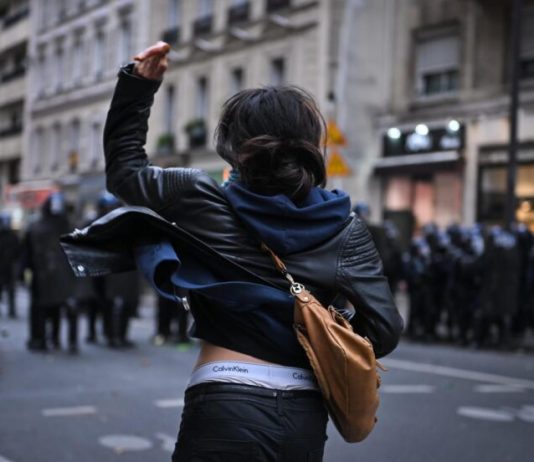 Jóvenes del mundo salen a la calle